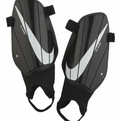 Nike Charge scheenbeschermers black white